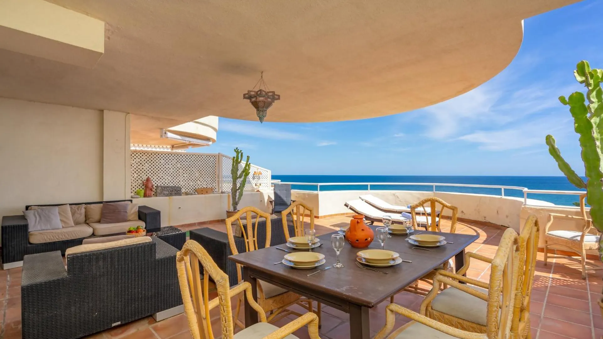 Bermuda Beachfront Living By Lica Homes Estepona España