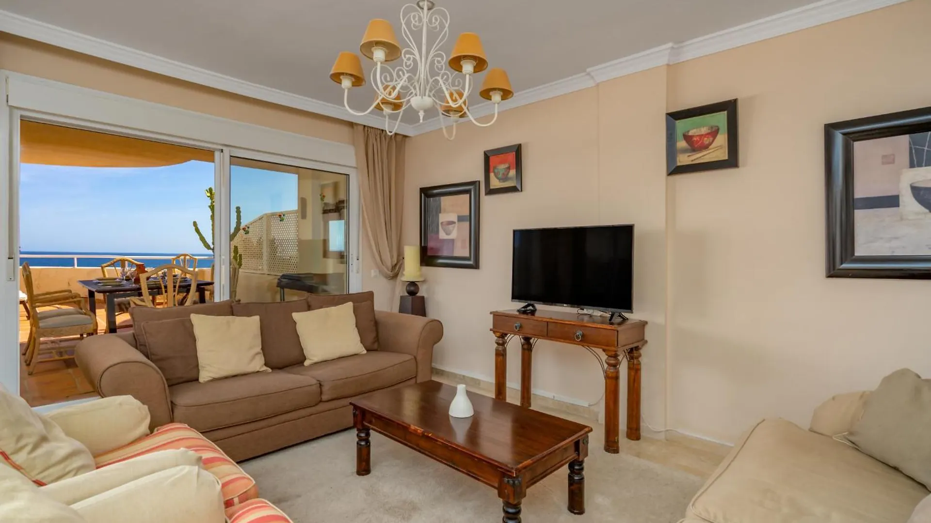 Bermuda Beachfront Living By Lica Homes Estepona 0*,