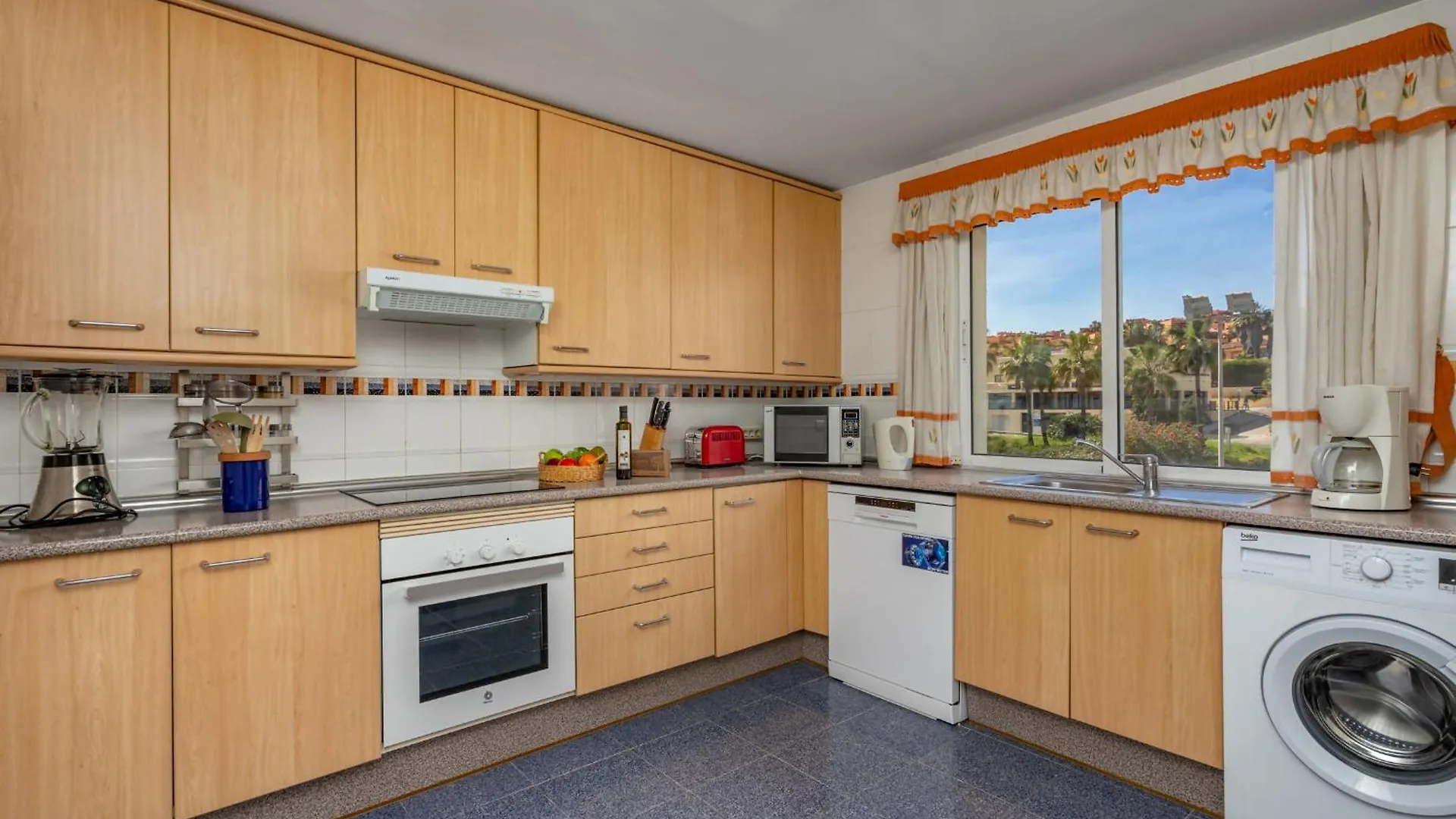 Bermuda Beachfront Living By Lica Homes Estepona Apartamento